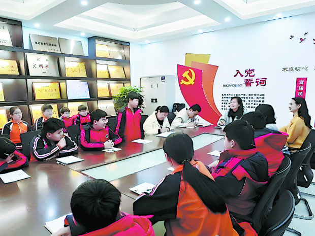 “校长谈心日”打造儿童友好型校园